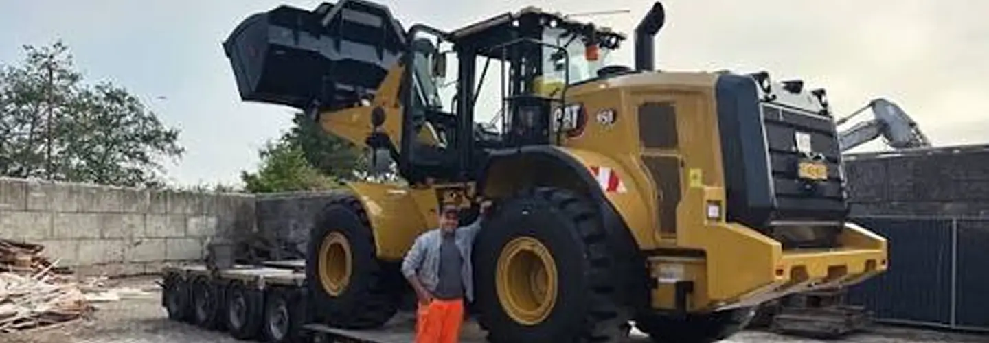 Wiellader van Cloet op een werf